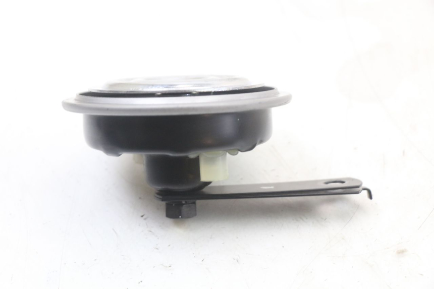 photo de CLAXON ROYAL ENFIELD SCRAM 411 (2022 - 2024) - Detalle de la pieza