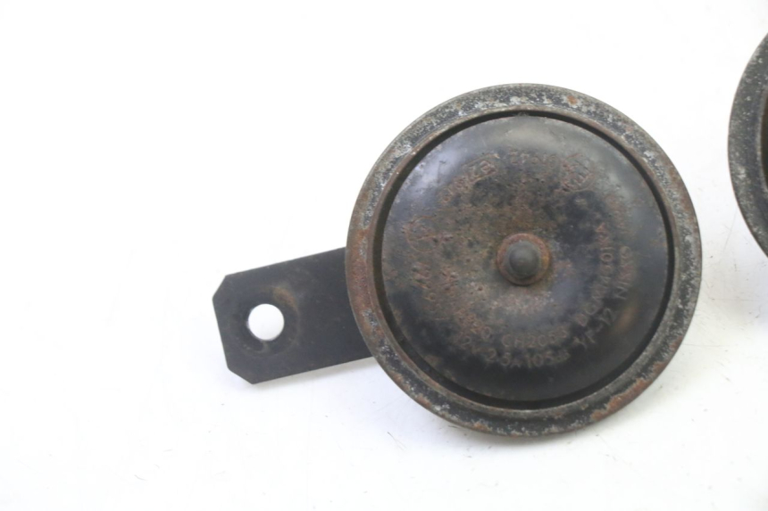 photo de CLAXON TRIUMPH SPRINT 900 (1995 - 1998) - Detalle de la pieza