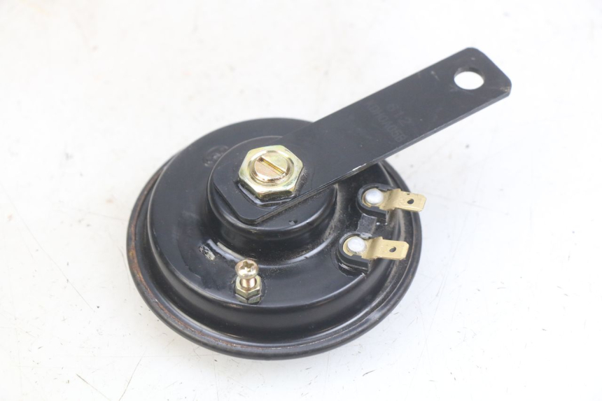 photo de CLAXON PEUGEOT TWEET 125 (2018 - 2021) - Detalle de la pieza