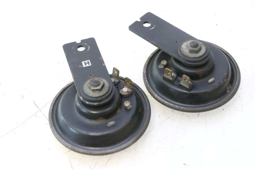photo de CLAXON YAMAHA XJR 1300 (1998 - 2002) - Primer plano técnico