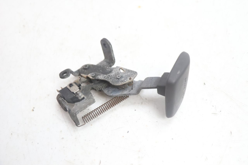 photo de MANETA FRENO PARKING SUZUKI BURGMAN EXECUTIVE ABS 650 (2006 - 2012) - Primer plano técnico