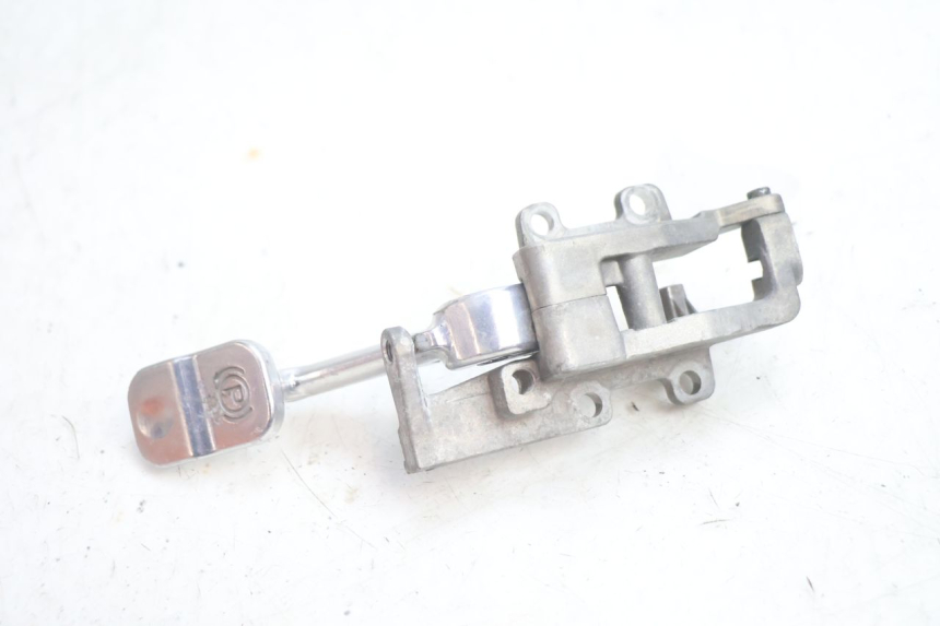 photo de PALANCA DE FRENO DE ESTACIONAMIENTO GILERA GP 800 (2007 - 2013) - Primer plano técnico