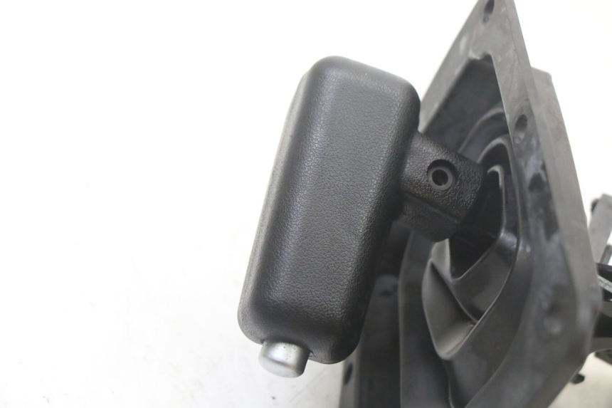 photo de MANETA FRENO PARKING KYMCO XCITING 500 (2007 - 2010) - Primer plano técnico