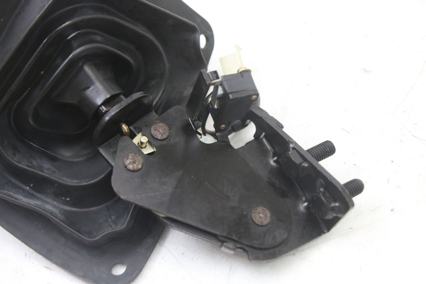 photo de MANETA FRENO PARKING KYMCO XCITING 500 (2007 - 2010) - Detalles de los puntos de fijación