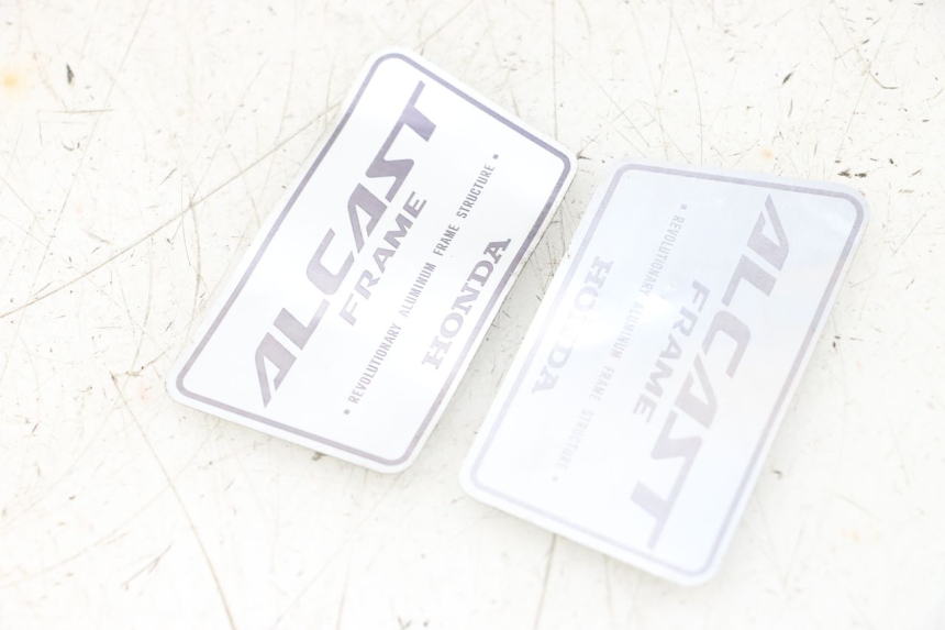 photo de LOGOTIPO MARCA HONDA NSR R 125 (1994 - 2003) - Zoom estado de uso