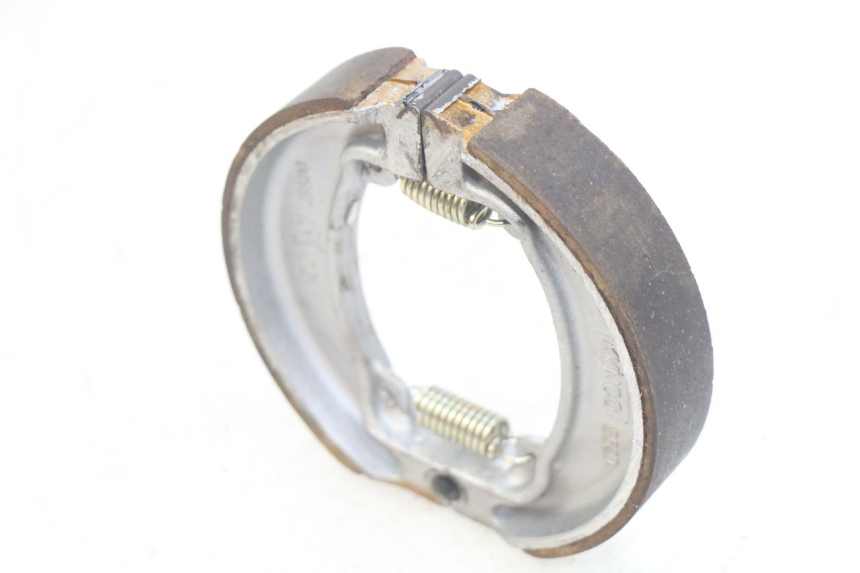 photo de ZAPATA DE FRENO KYMCO AGILITY 16+ 4T 50 (2018 - 2023) - Detalle de la pieza