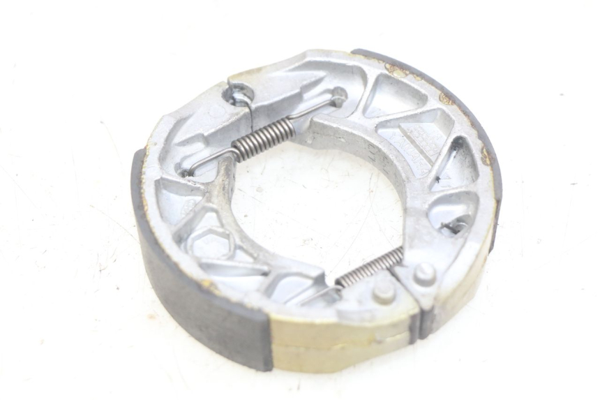 photo de ZAPATA DE FRENO YAMAHA BW'S EASY 50 (2013 - 2016) - Primer plano técnico