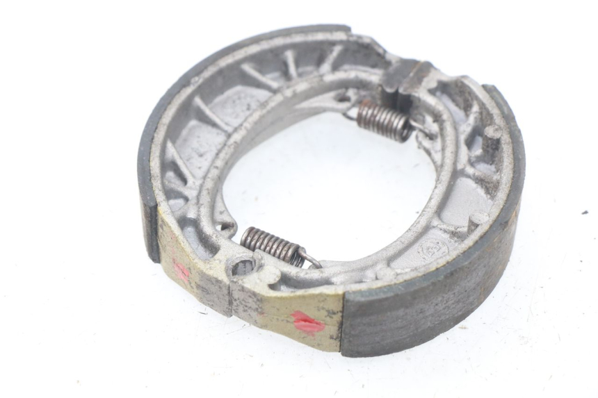 photo de ZAPATA DE FRENO PEUGEOT KISBEE 2T 50 (2010 - 2017) - Detalle de la pieza