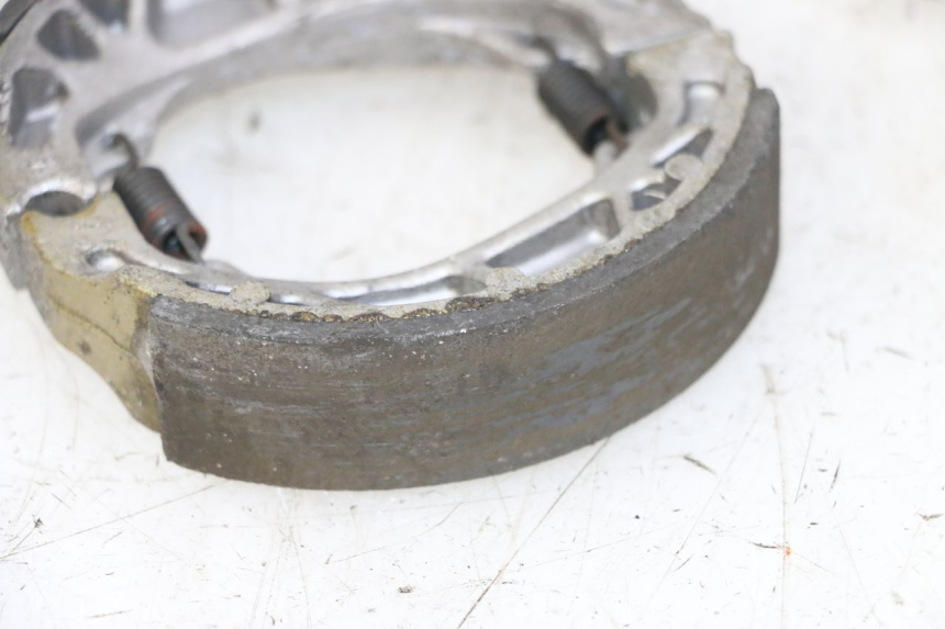 photo de ZAPATA DE FRENO PEUGEOT KISBEE 2T 50 (2010 - 2017) - Otra perspectiva