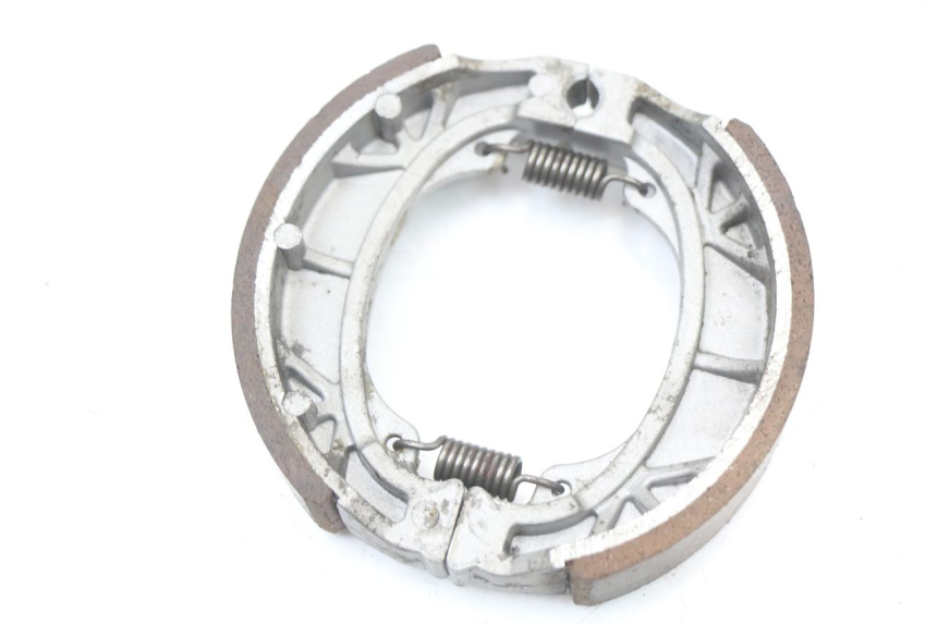 photo de ZAPATA DE FRENO PEUGEOT KISBEE 4T 50 (2018 - 2022) - Detalle de la pieza