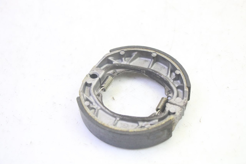 photo de ZAPATA DE FRENO PEUGEOT KISBEE 4T 50 (2018 - 2022) - Detalle de la pieza