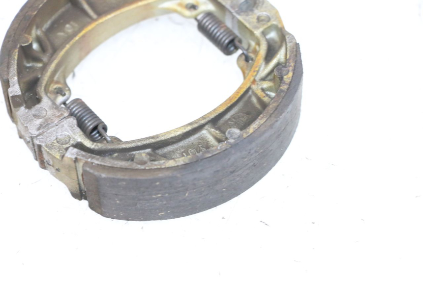 photo de ZAPATA DE FRENO SYM ORBIT III 3 4T 50 (2018 - 2021) - Primer plano técnico