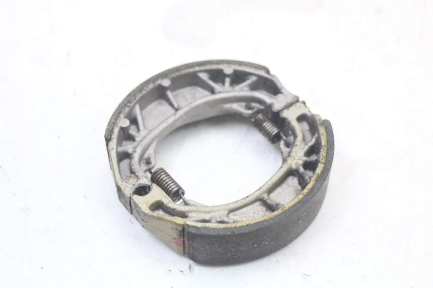 photo de ZAPATA DE FRENO PEUGEOT KISBEE 2T 50 (2010 - 2017) - Detalle de la pieza