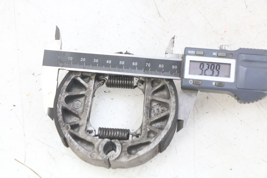 photo de ZAPATA DE FRENO PIAGGIO TYPHOON 50 (1993 - 1999) - Detalle de la pieza