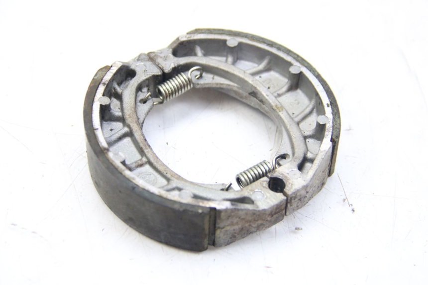 photo de ZAPATA DE FRENO PEUGEOT V-CLIC VCLIC 50 (2007 - 2013) - Detalle de la pieza