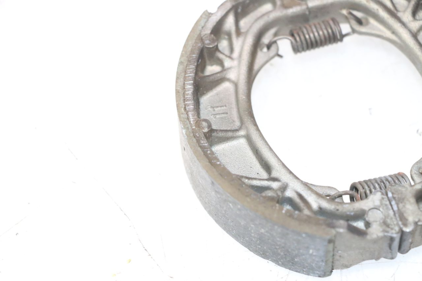 photo de ZAPATAS FRENO PEUGEOT VIVACITY NEW 2T 50 (2008 - 2017) - Primer plano técnico