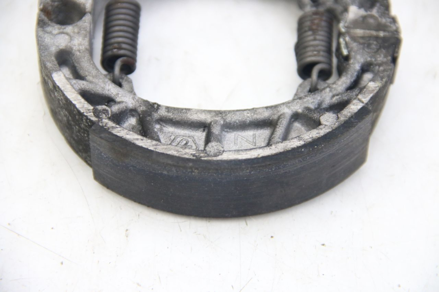 photo de ZAPATA DE FRENO PIAGGIO ZIP 4T 50 (2018 - 2020) - Otra perspectiva