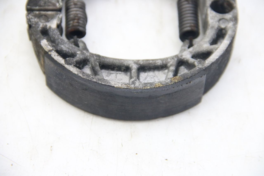 photo de ZAPATA DE FRENO PIAGGIO ZIP 4T 50 (2018 - 2020) - Detalles de los puntos de fijación