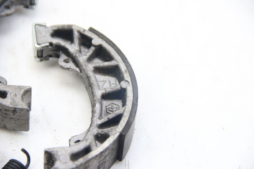 photo de ZAPATA DE FRENO PIAGGIO ZIP 4T 50 (2018 - 2020) - Zoom estado de uso