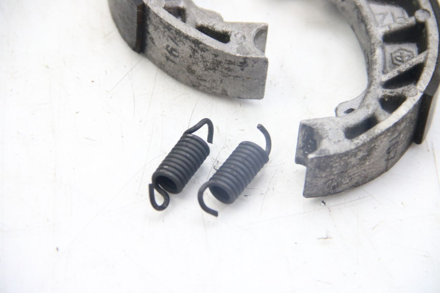 photo de ZAPATA DE FRENO PIAGGIO ZIP 4T 50 (2018 - 2020) - Otra perspectiva