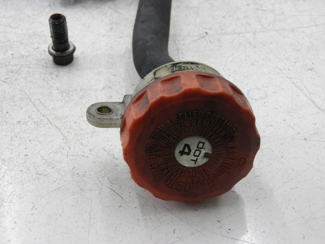 photo de BOMBA FRENO TRASERO HONDA CB SEVEN FITTY 750 (1992 - 2003) - Zoom estado de uso