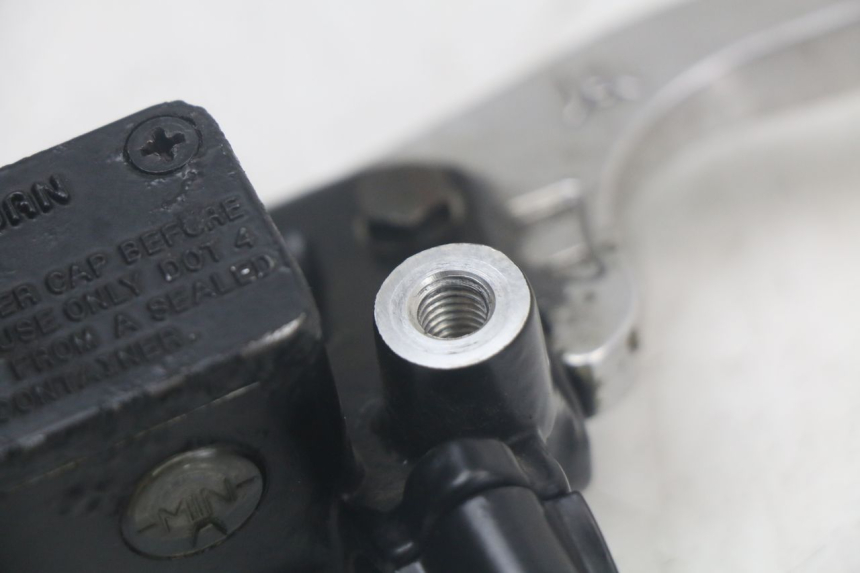 photo de CILINDRO MAESTRO DELANTERO QUADRO 3D S 350 (2013 - 2018) - Otra perspectiva