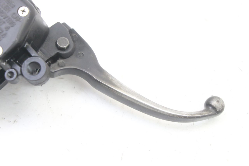 photo de BOMBA FRENO DELANTERO APRILIA ATLANTIC 125 (2003 - 2009) - Primer plano técnico