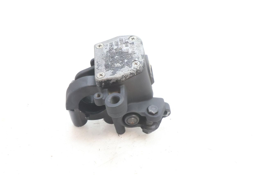 photo de BOMBA FRENO DELANTERO APRILIA ATLANTIC S 125 (2010 - 2013) - Primer plano técnico