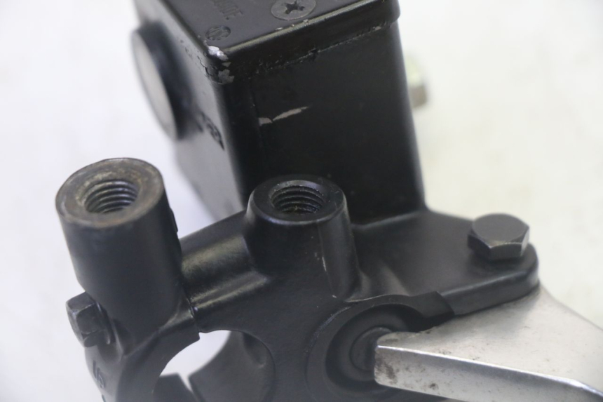 photo de CILINDRO MAESTRO DELANTERO SUZUKI BURGMAN 125 (2007 - 2014) - Primer plano técnico