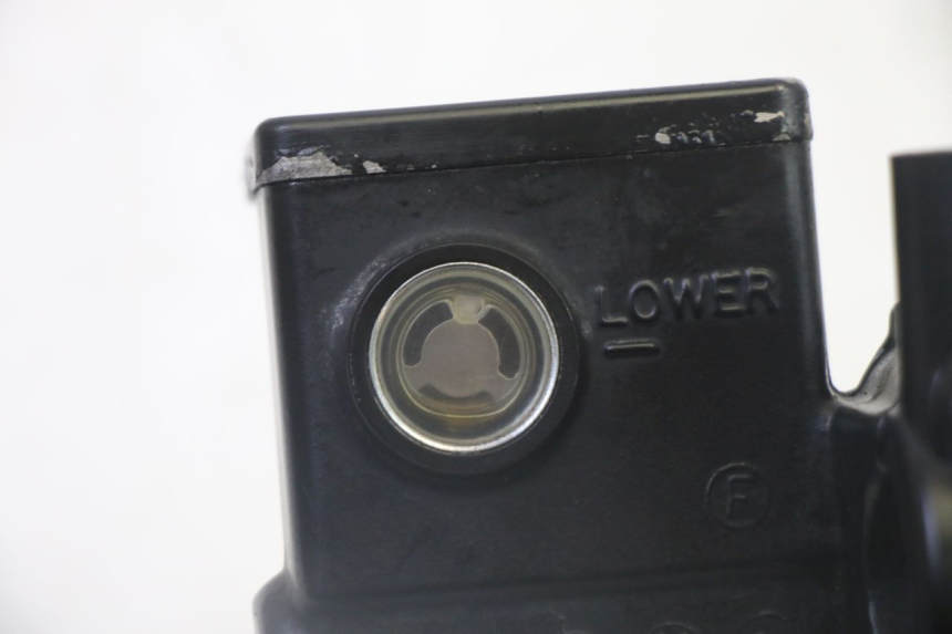 photo de CILINDRO MAESTRO DELANTERO SUZUKI BURGMAN 125 (2007 - 2014) - Detalles de los puntos de fijación