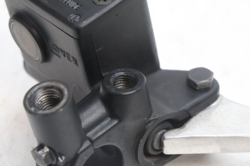 photo de CILINDRO MAESTRO DELANTERO SUZUKI BURGMAN 125 (2007 - 2014) - Primer plano técnico