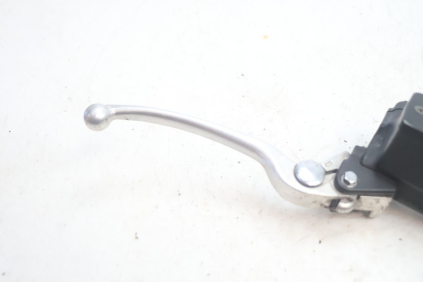 photo de BOMBA FRENO DELANTERO SUZUKI BURGMAN EXECUTIVE ABS 650 (2006 - 2012) - Primer plano técnico