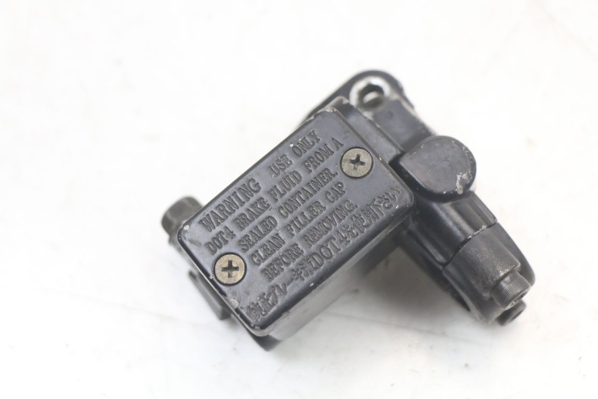 photo de CILINDRO MAESTRO DELANTERO YAMAHA BW'S BWS 125 (2010 - 2013) - Otra perspectiva