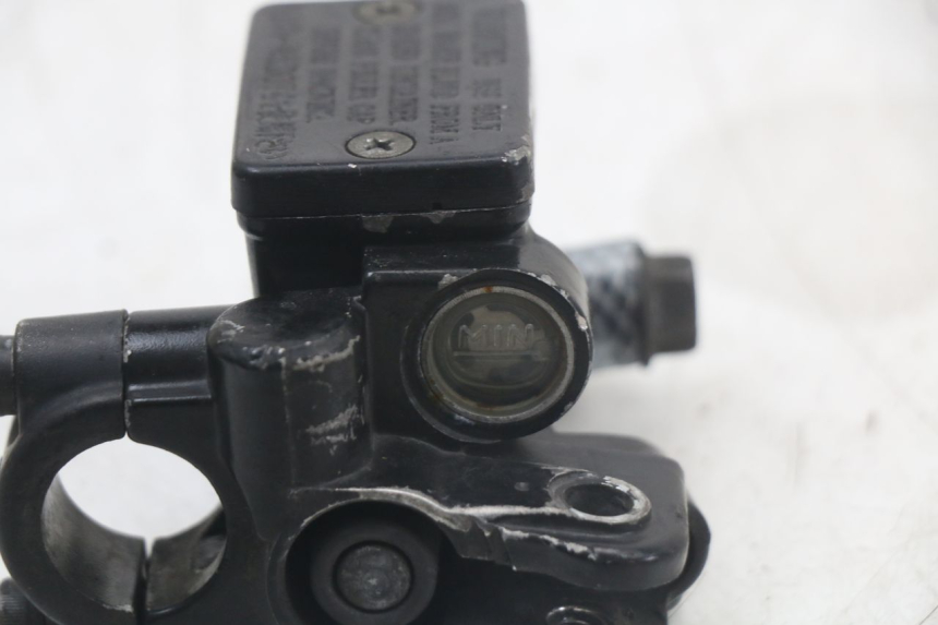 photo de CILINDRO MAESTRO DELANTERO YAMAHA BW'S BWS 125 (2010 - 2013) - Vista general del producto