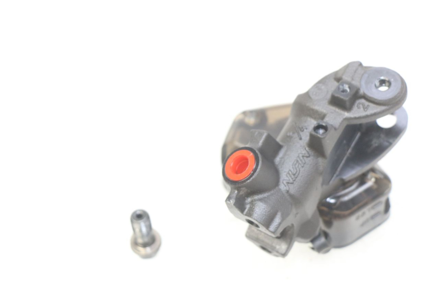 photo de CILINDRO MAESTRO DELANTERO HONDA CB R 1000 (2018 - 2023) - Otra perspectiva