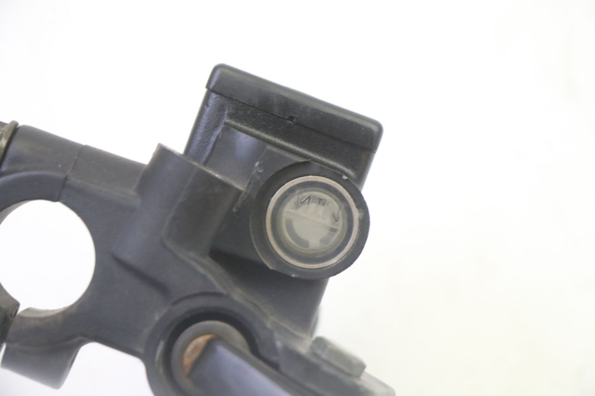 photo de CILINDRO MAESTRO DELANTERO PEUGEOT CITYSTAR 50 (2013 - 2017) - Primer plano técnico