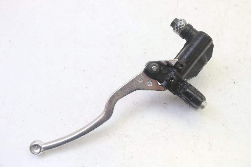 photo de CILINDRO MAESTRO DELANTERO SYM CROX 4T 50 (2016 - 2023) - Primer plano técnico