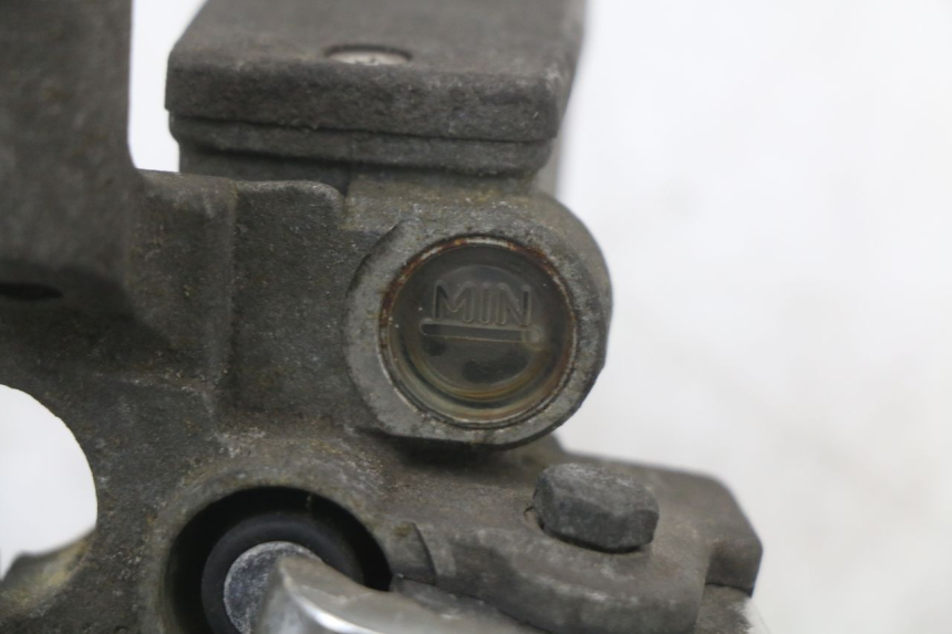 photo de CILINDRO MAESTRO DELANTERO YAMAHA CYGNUS X 125 (2004 - 2007) - Detalles de los puntos de fijación