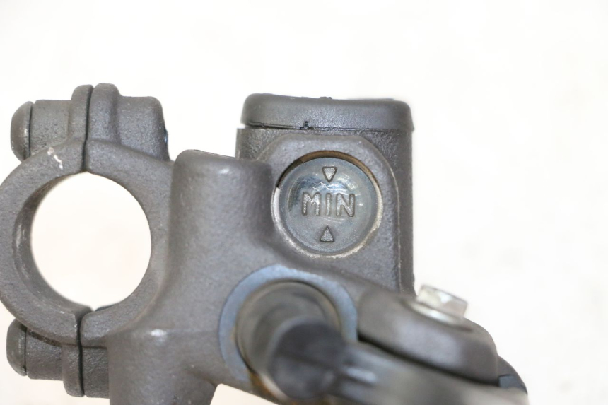 photo de CILINDRO MAESTRO DELANTERO PEUGEOT ELYSTAR 50 (2002 - 2014) - Zoom estado de uso