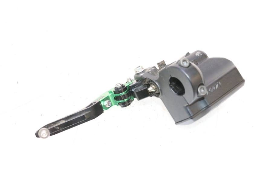 photo de BOMBA FRENO DELANTERO KAWASAKI ER-6 ER6 F ABS 650 (2012 - 2016) - Primer plano técnico