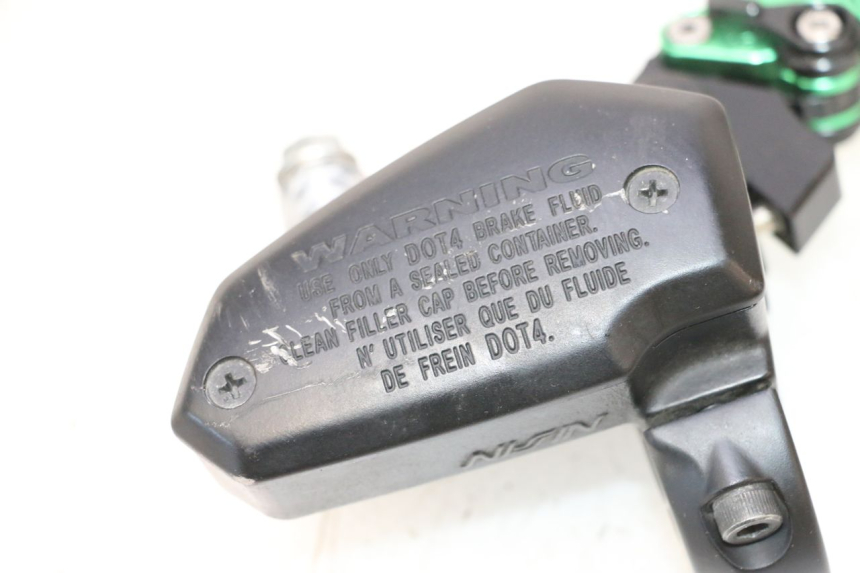 photo de BOMBA FRENO DELANTERO KAWASAKI ER-6 ER6 F ABS 650 (2012 - 2016) - Detalles de los puntos de fijación