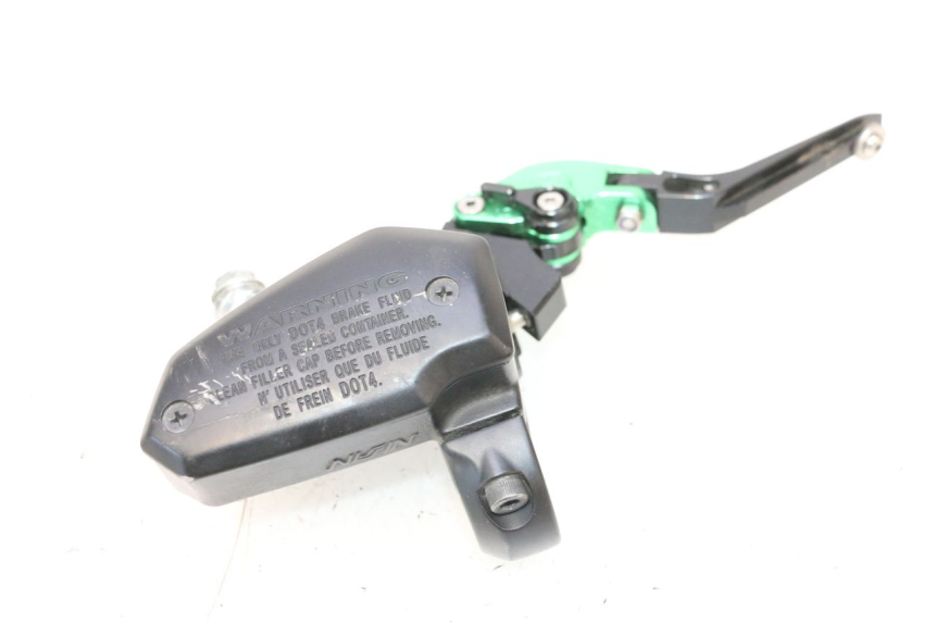 photo de BOMBA FRENO DELANTERO KAWASAKI ER-6 ER6 F ABS 650 (2012 - 2016) - Estado de la superficie y material