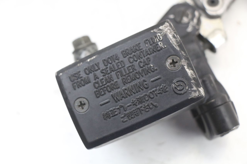 photo de CILINDRO MAESTRO DELANTERO YAMAHA FJR ABS 1300 (2006 - 2012) - Detalle de la pieza