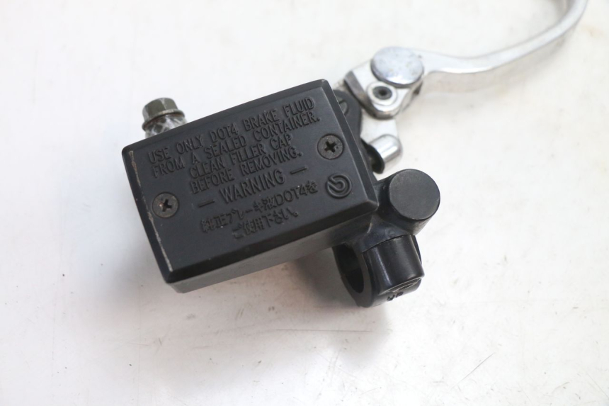 photo de BOMBA FRENO DELANTERO YAMAHA FJR 1300 (2001 - 2005) - Detalle de la pieza