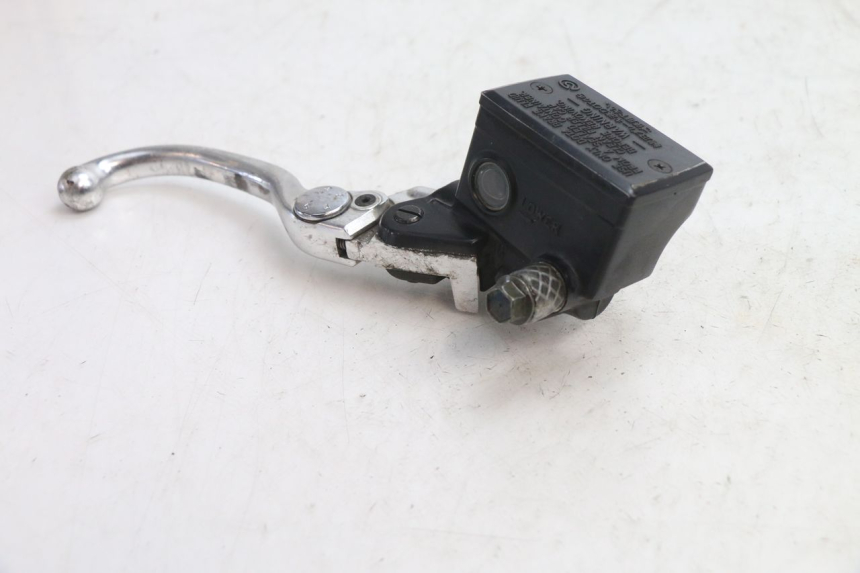 photo de BOMBA FRENO DELANTERO YAMAHA FJR 1300 (2001 - 2005) - Primer plano técnico