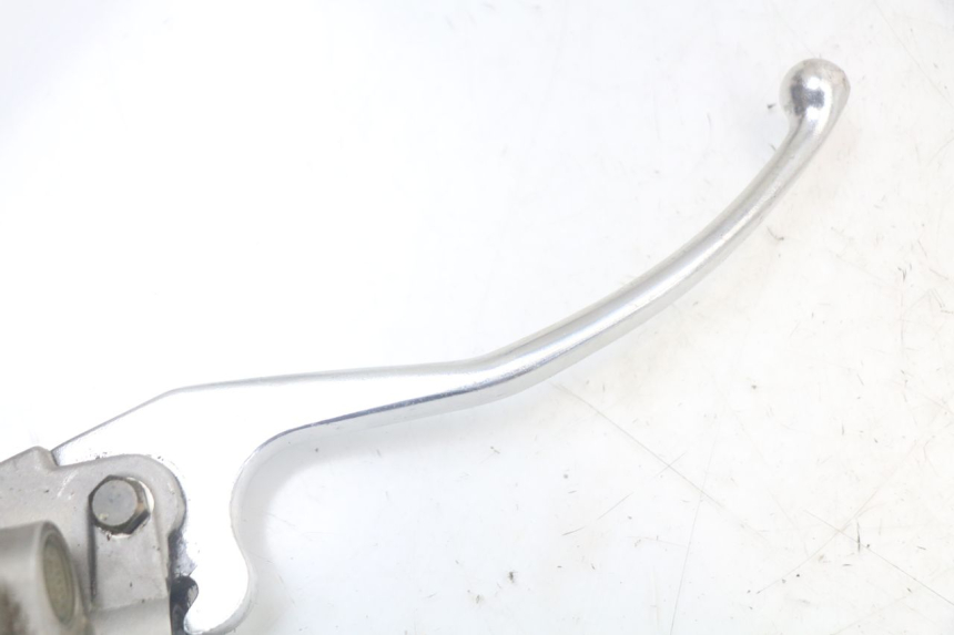 photo de CILINDRO MAESTRO DELANTERO MBK FLAME X 125 (2004 - 2007) - Primer plano técnico