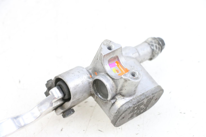 photo de BOMBA FRENO DELANTERO MBK FLIPPER 115 (2013 - 2017) - Primer plano técnico