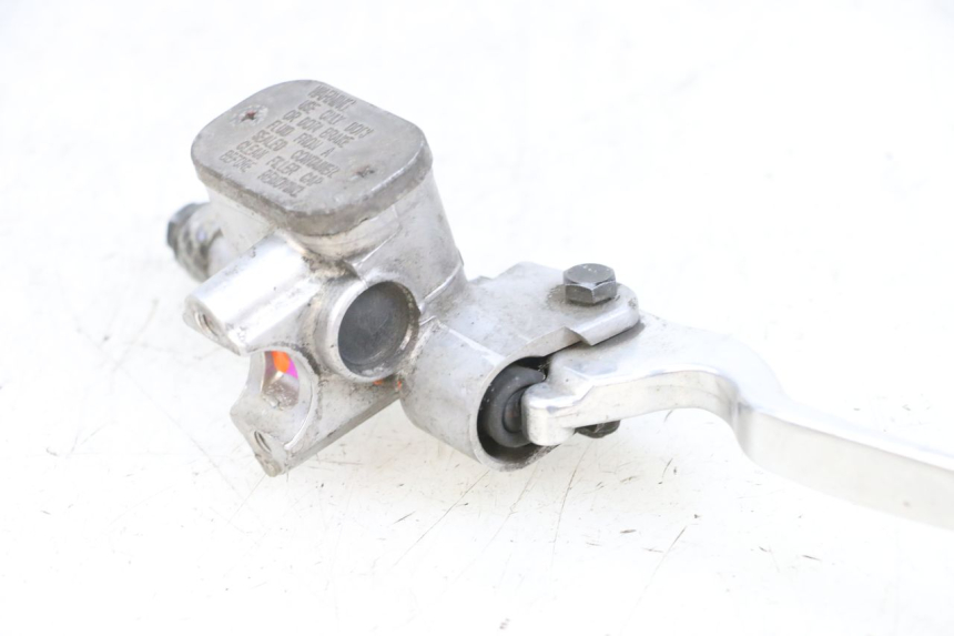 photo de BOMBA FRENO DELANTERO MBK FLIPPER 115 (2013 - 2017) - Detalles de los puntos de fijación