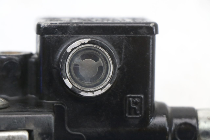 photo de CILINDRO MAESTRO DELANTERO PIAGGIO FLY 2T 50 (2004 - 2017) - Detalles de los puntos de fijación