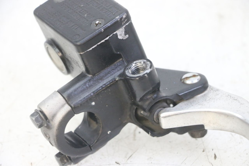 photo de BOMBA FRENO DELANTERO HONDA FORZA ABS 300 (2013 - 2017) - Detalles de los puntos de fijación